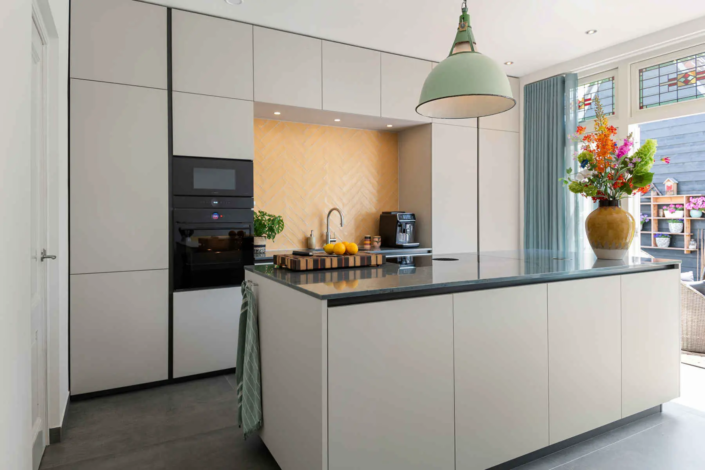 Moderne keuken in Spaarndam | Keukenstudio van den Bijtel